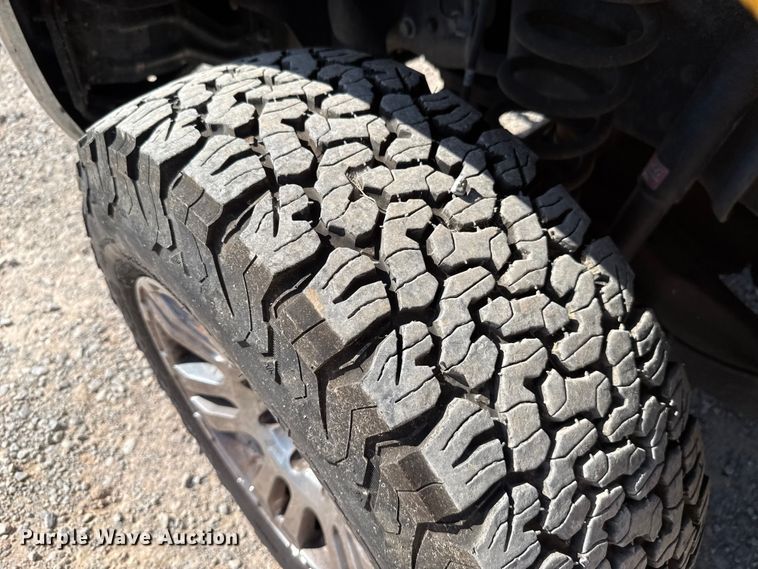 image for item EU2089 2015 Ford F350 Super Duty  utility bed pickup truck