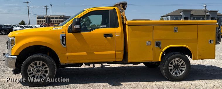 image for item EU2092 2019 Ford F350 Super Duty  utility bed pickup truck