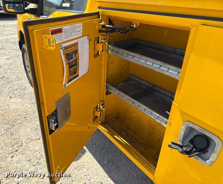 image for item EU2092 2019 Ford F350 Super Duty  utility bed pickup truck