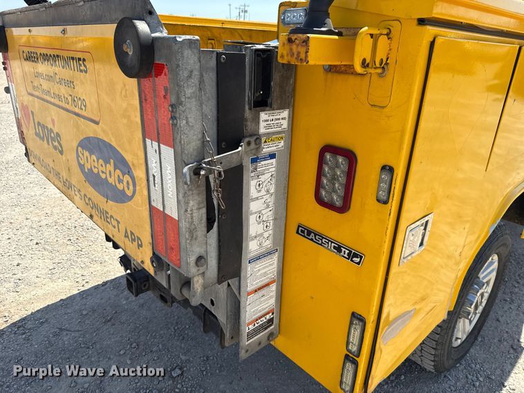 image for item EU2092 2019 Ford F350 Super Duty  utility bed pickup truck