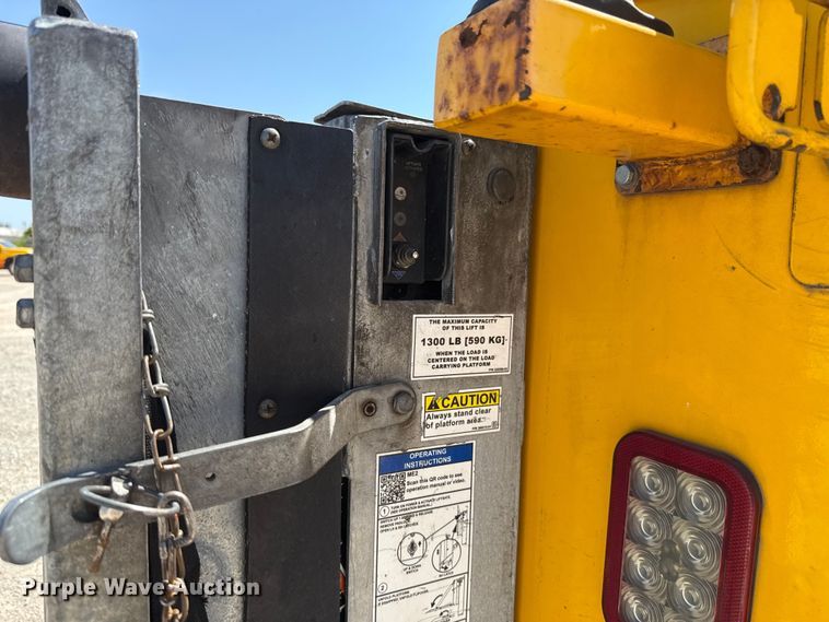 image for item EU2092 2019 Ford F350 Super Duty  utility bed pickup truck