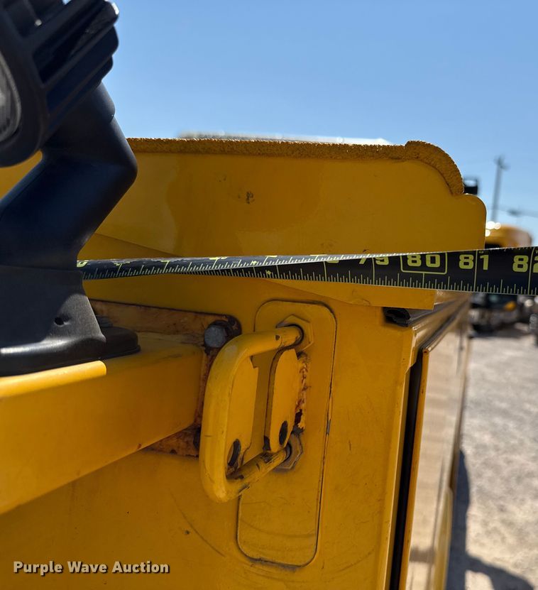 image for item EU2092 2019 Ford F350 Super Duty  utility bed pickup truck