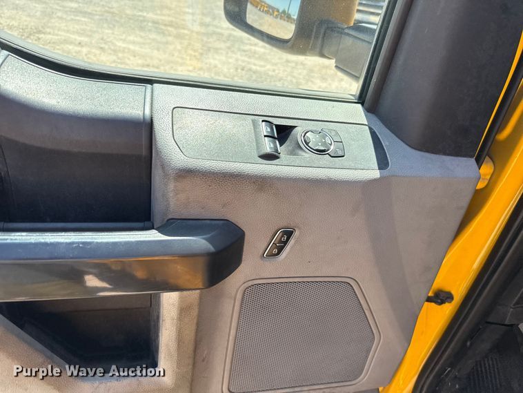 image for item EU2092 2019 Ford F350 Super Duty  utility bed pickup truck