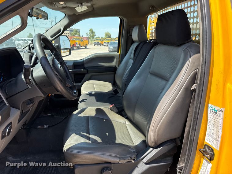 image for item EU2092 2019 Ford F350 Super Duty  utility bed pickup truck