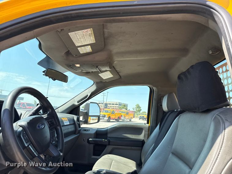 image for item EU2092 2019 Ford F350 Super Duty  utility bed pickup truck