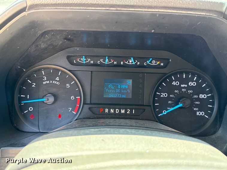 image for item EU2092 2019 Ford F350 Super Duty  utility bed pickup truck