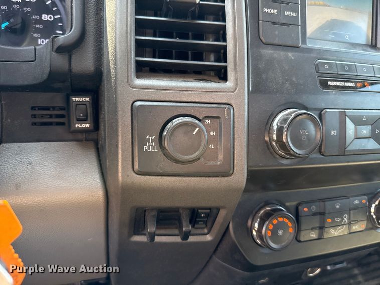 image for item EU2092 2019 Ford F350 Super Duty  utility bed pickup truck