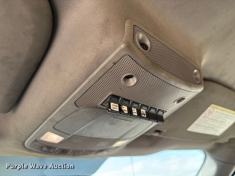 image for item EU2092 2019 Ford F350 Super Duty  utility bed pickup truck