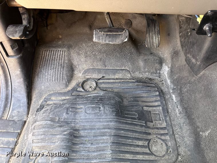 image for item EU2092 2019 Ford F350 Super Duty  utility bed pickup truck