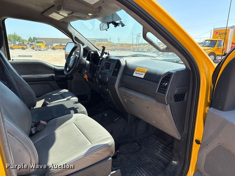 image for item EU2092 2019 Ford F350 Super Duty  utility bed pickup truck