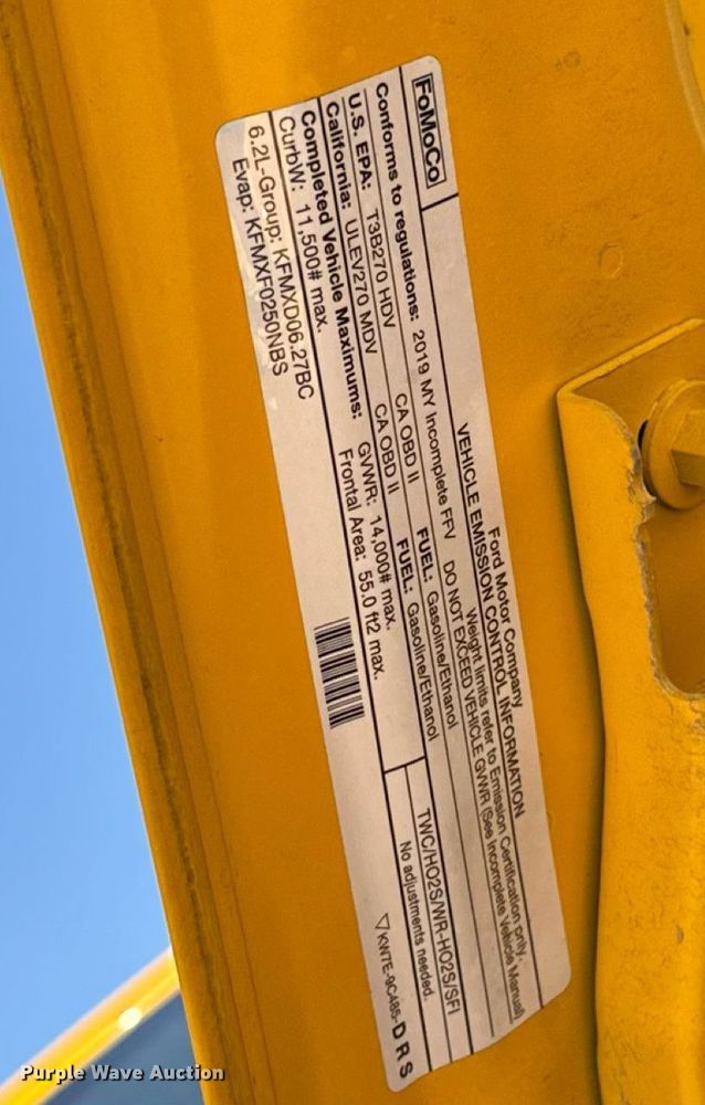 image for item EU2092 2019 Ford F350 Super Duty  utility bed pickup truck