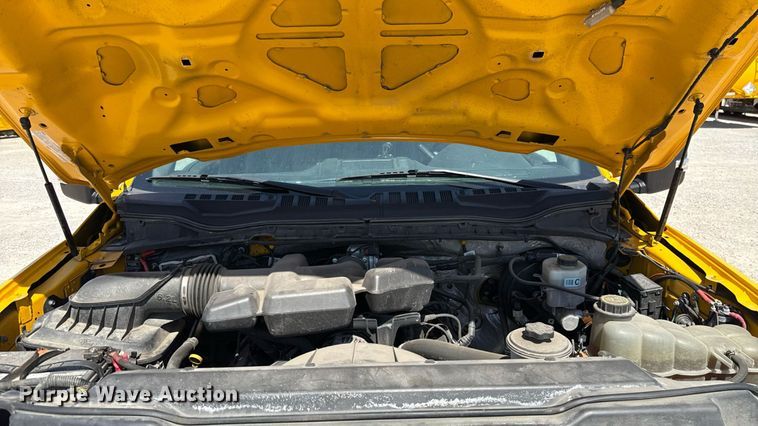 image for item EU2092 2019 Ford F350 Super Duty  utility bed pickup truck