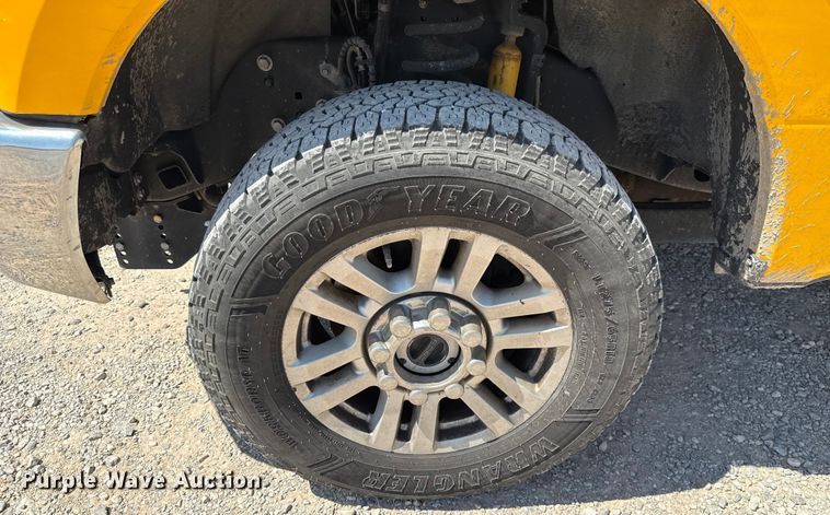 image for item EU2092 2019 Ford F350 Super Duty  utility bed pickup truck