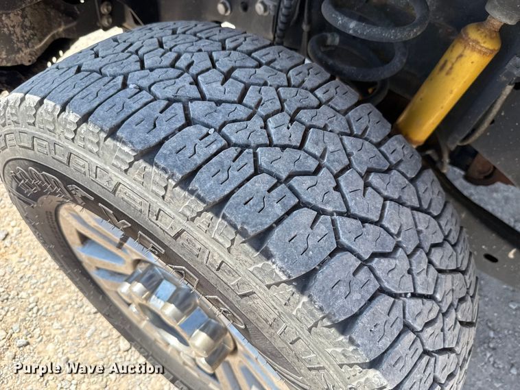 image for item EU2092 2019 Ford F350 Super Duty  utility bed pickup truck