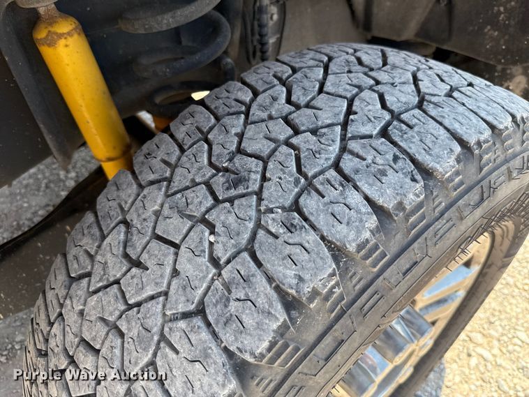 image for item EU2092 2019 Ford F350 Super Duty  utility bed pickup truck