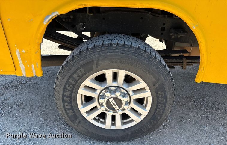 image for item EU2092 2019 Ford F350 Super Duty  utility bed pickup truck