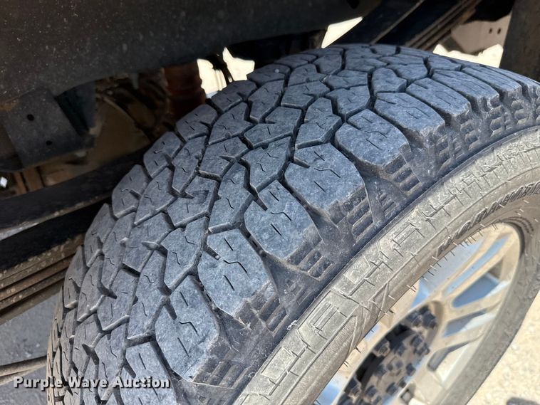 image for item EU2092 2019 Ford F350 Super Duty  utility bed pickup truck