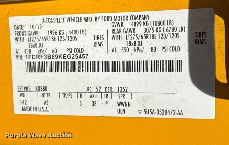 image for item EU2092 2019 Ford F350 Super Duty  utility bed pickup truck