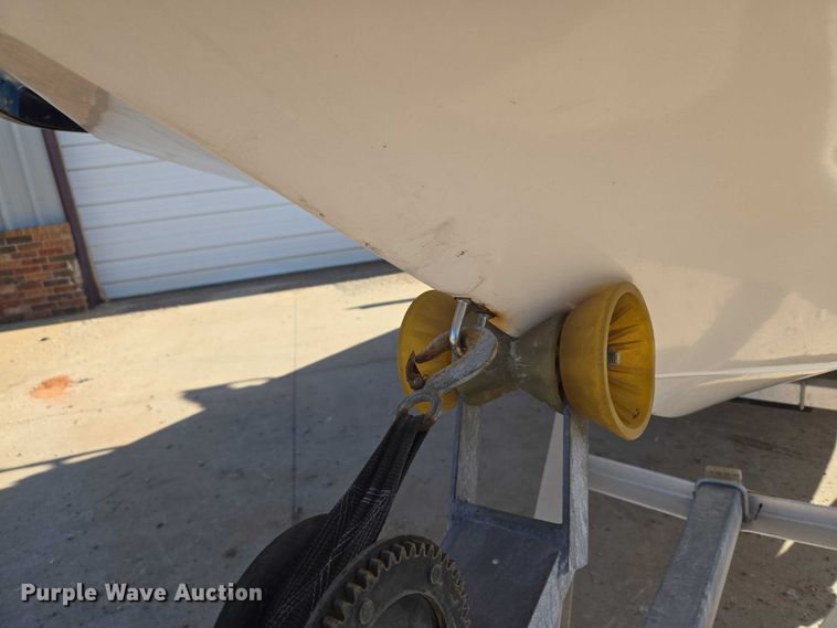 image for item EU3524 2009 Bay Master 2150 Express boat