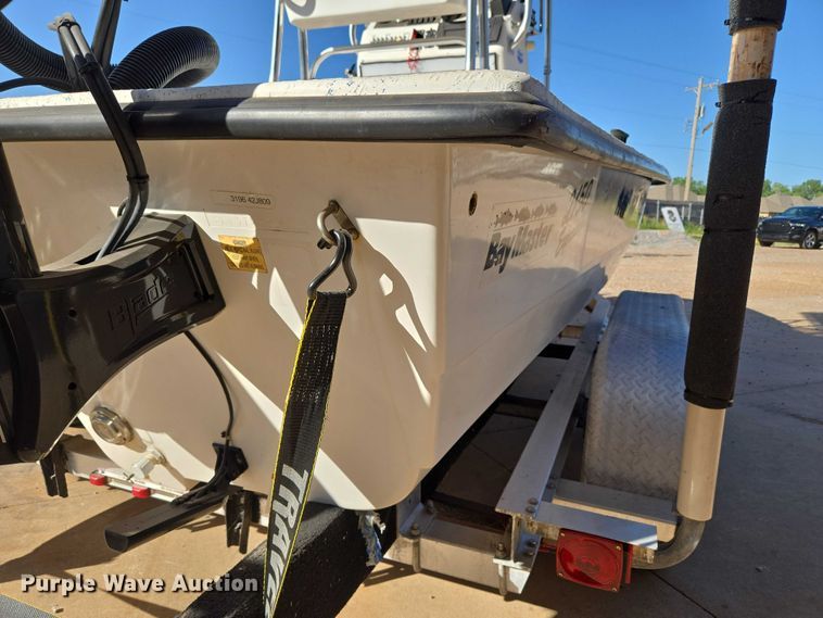 image for item EU3524 2009 Bay Master 2150 Express boat