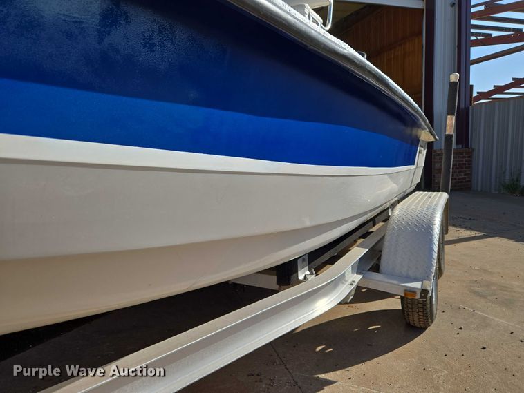 image for item EU3524 2009 Bay Master 2150 Express boat
