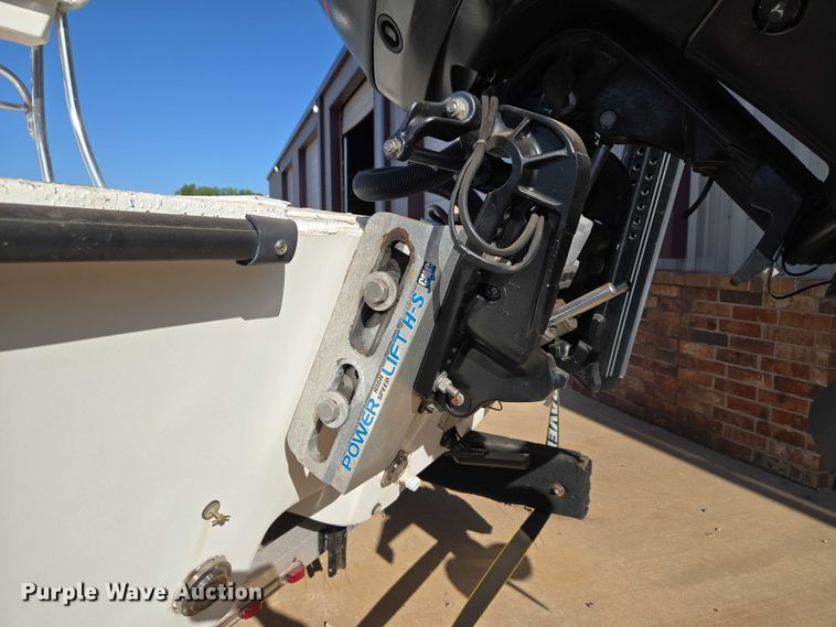 image for item EU3524 2009 Bay Master 2150 Express boat