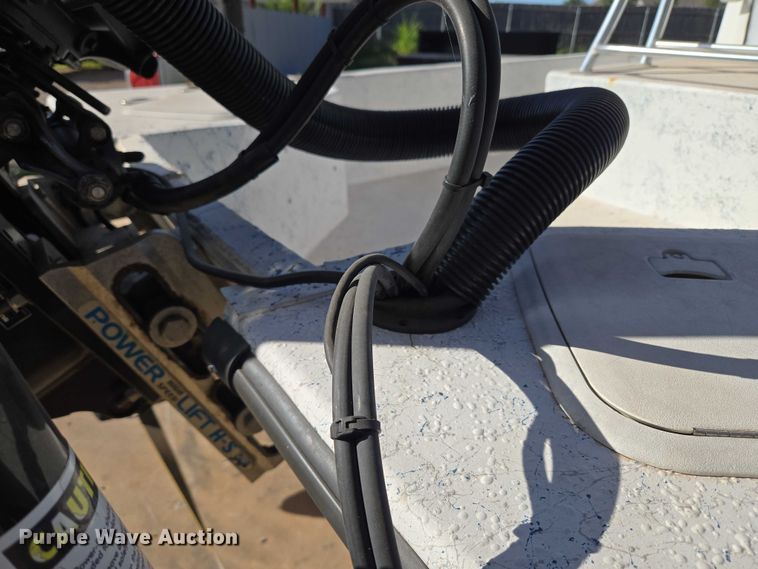 image for item EU3524 2009 Bay Master 2150 Express boat