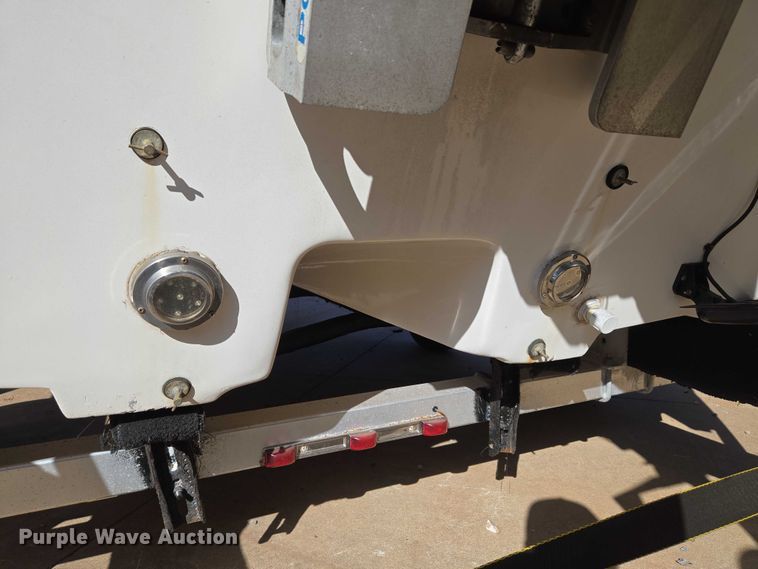 image for item EU3524 2009 Bay Master 2150 Express boat