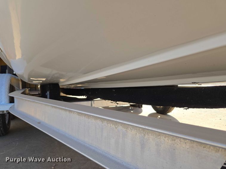 image for item EU3524 2009 Bay Master 2150 Express boat