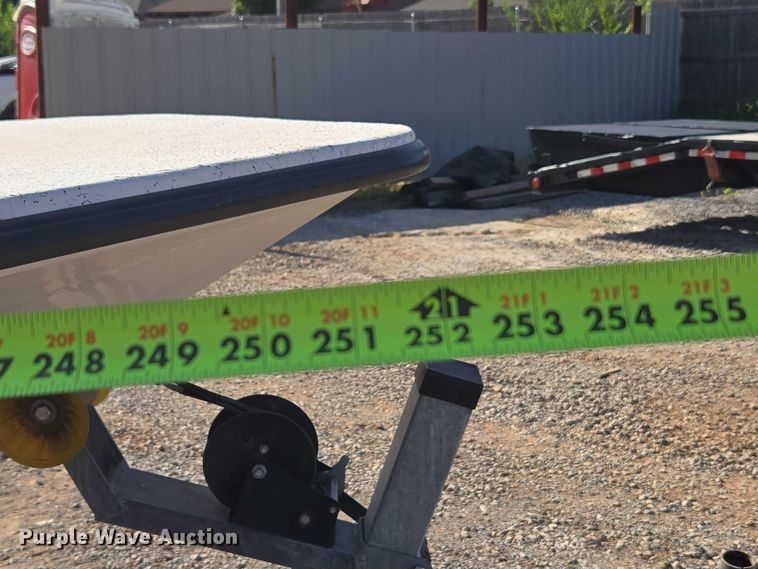 image for item EU3524 2009 Bay Master 2150 Express boat