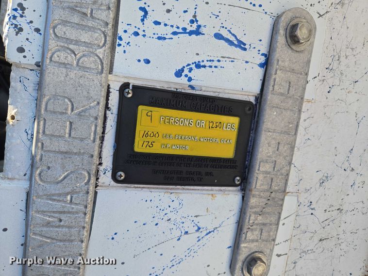 image for item EU3524 2009 Bay Master 2150 Express boat