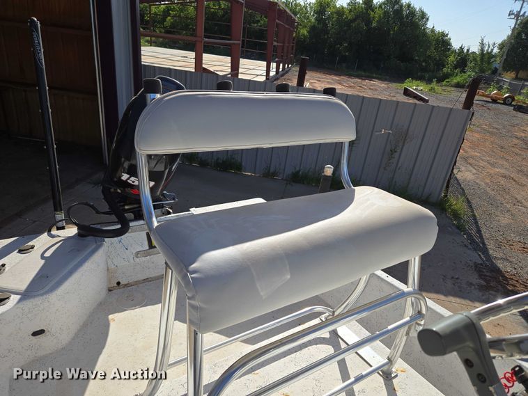 image for item EU3524 2009 Bay Master 2150 Express boat