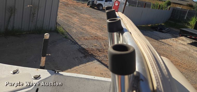 image for item EU3524 2009 Bay Master 2150 Express boat