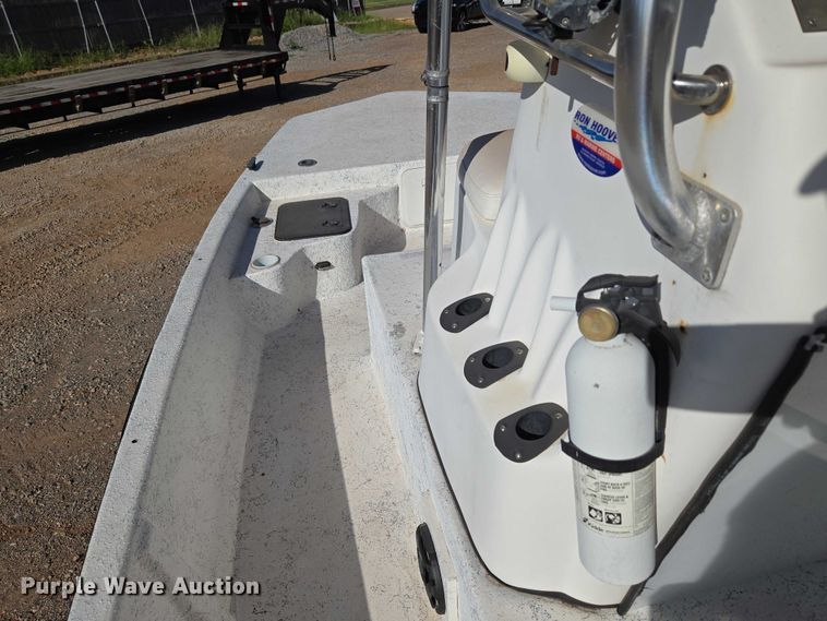 image for item EU3524 2009 Bay Master 2150 Express boat