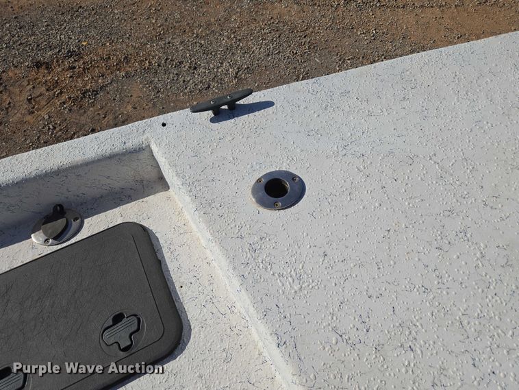 image for item EU3524 2009 Bay Master 2150 Express boat