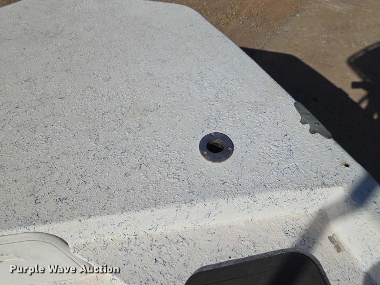 image for item EU3524 2009 Bay Master 2150 Express boat