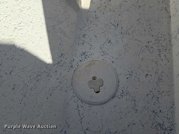 image for item EU3524 2009 Bay Master 2150 Express boat