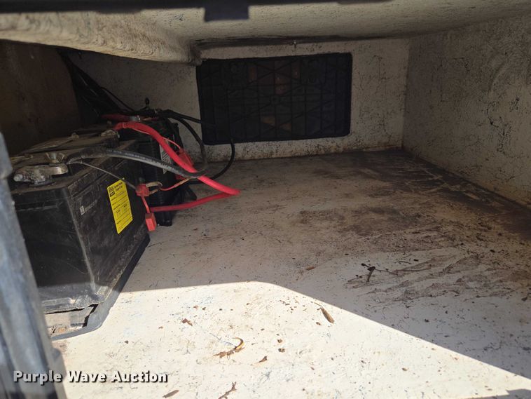 image for item EU3524 2009 Bay Master 2150 Express boat