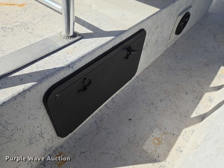 image for item EU3524 2009 Bay Master 2150 Express boat