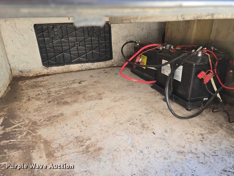 image for item EU3524 2009 Bay Master 2150 Express boat