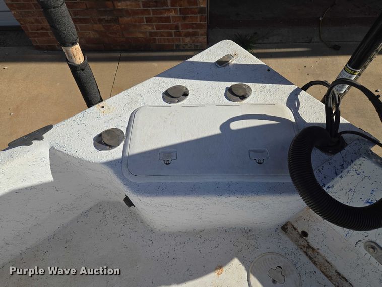 image for item EU3524 2009 Bay Master 2150 Express boat