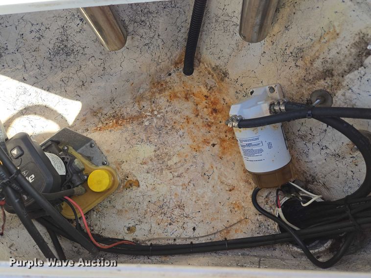 image for item EU3524 2009 Bay Master 2150 Express boat