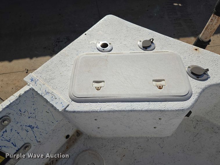 image for item EU3524 2009 Bay Master 2150 Express boat