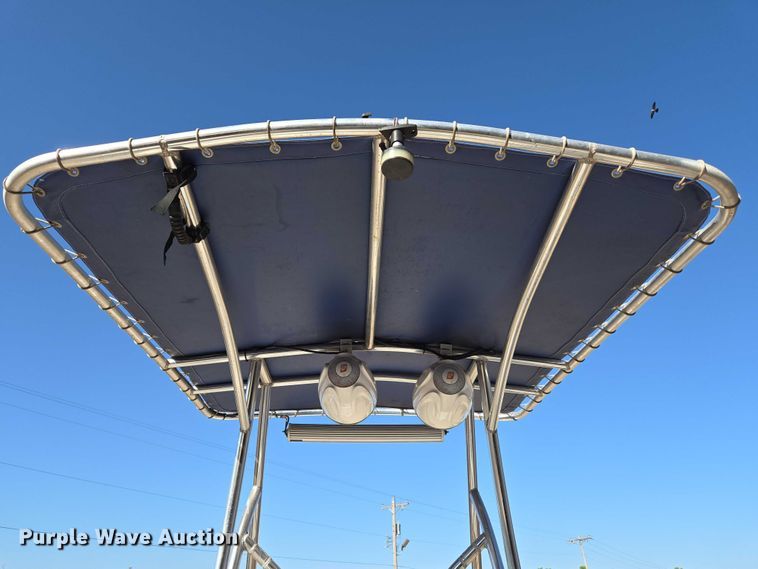 image for item EU3524 2009 Bay Master 2150 Express boat