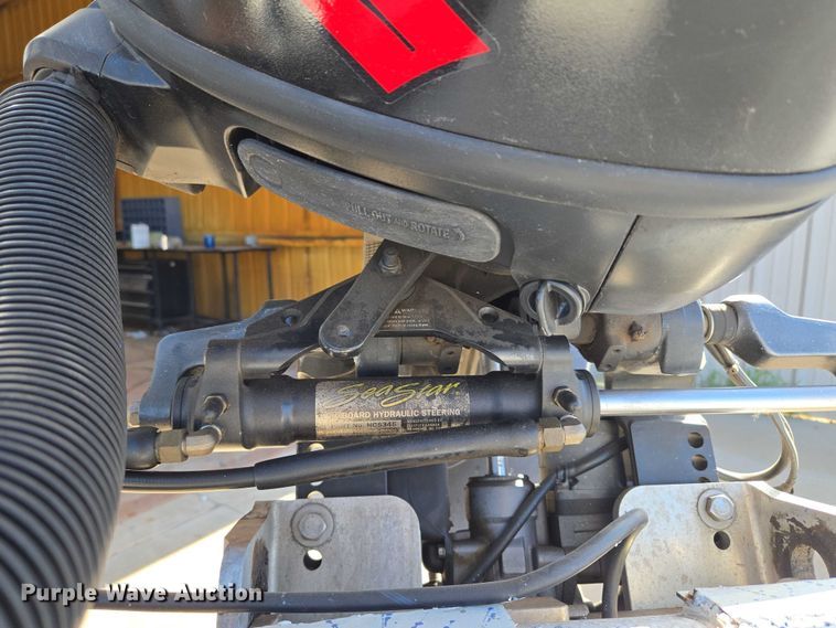 image for item EU3524 2009 Bay Master 2150 Express boat