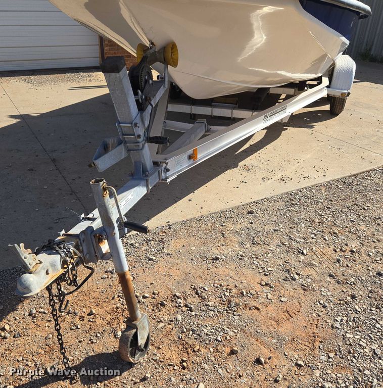 image for item EU3524 2009 Bay Master 2150 Express boat