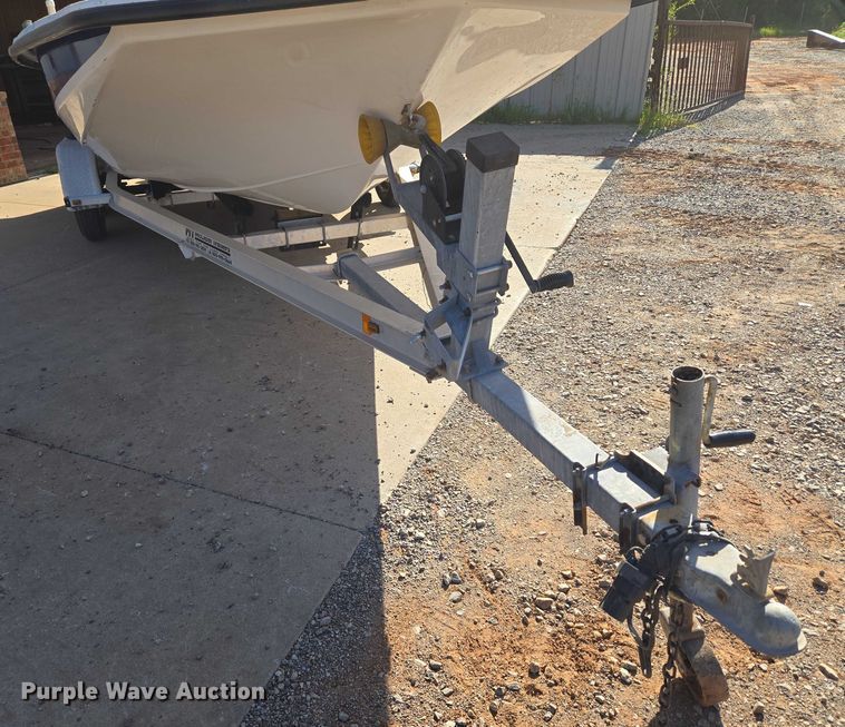 image for item EU3524 2009 Bay Master 2150 Express boat