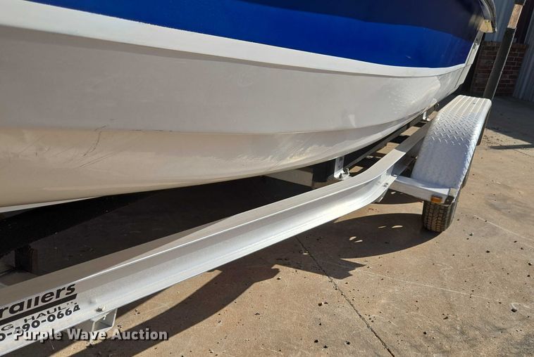image for item EU3524 2009 Bay Master 2150 Express boat