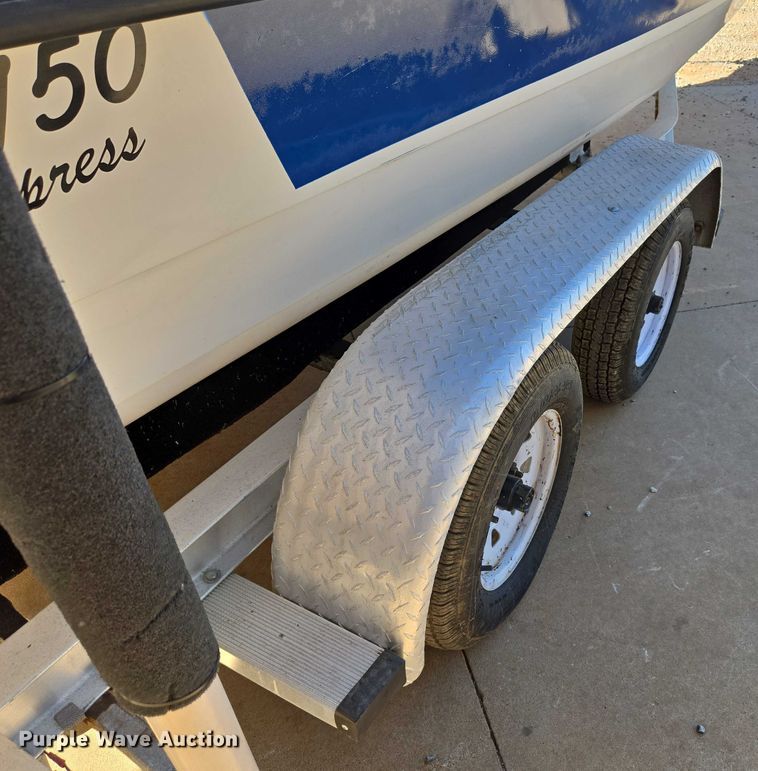 image for item EU3524 2009 Bay Master 2150 Express boat