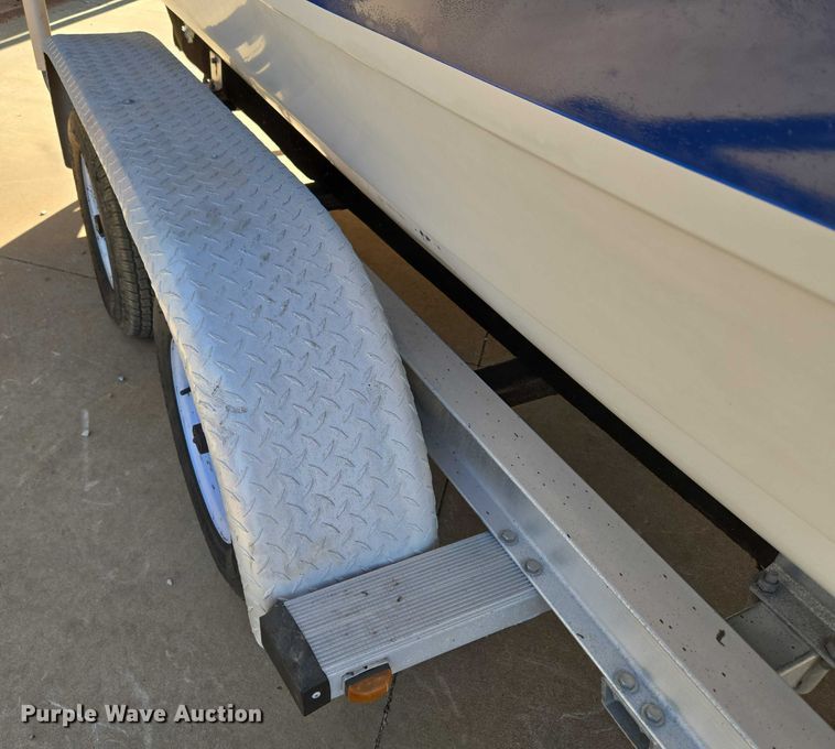 image for item EU3524 2009 Bay Master 2150 Express boat